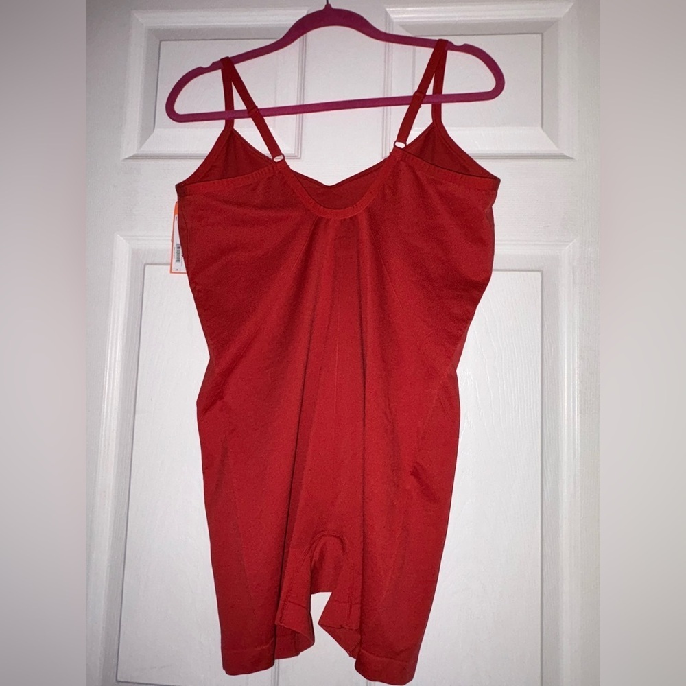 NWT Colsie Red Playsuit Romper Size 1X - Picture 5 of 5